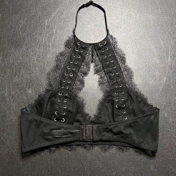 Victoria’s Secret Very Sexy Black Lace Halter Bralette - Picture 6 of 11